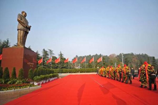 韶山毛澤東銅像廣場(chǎng)
